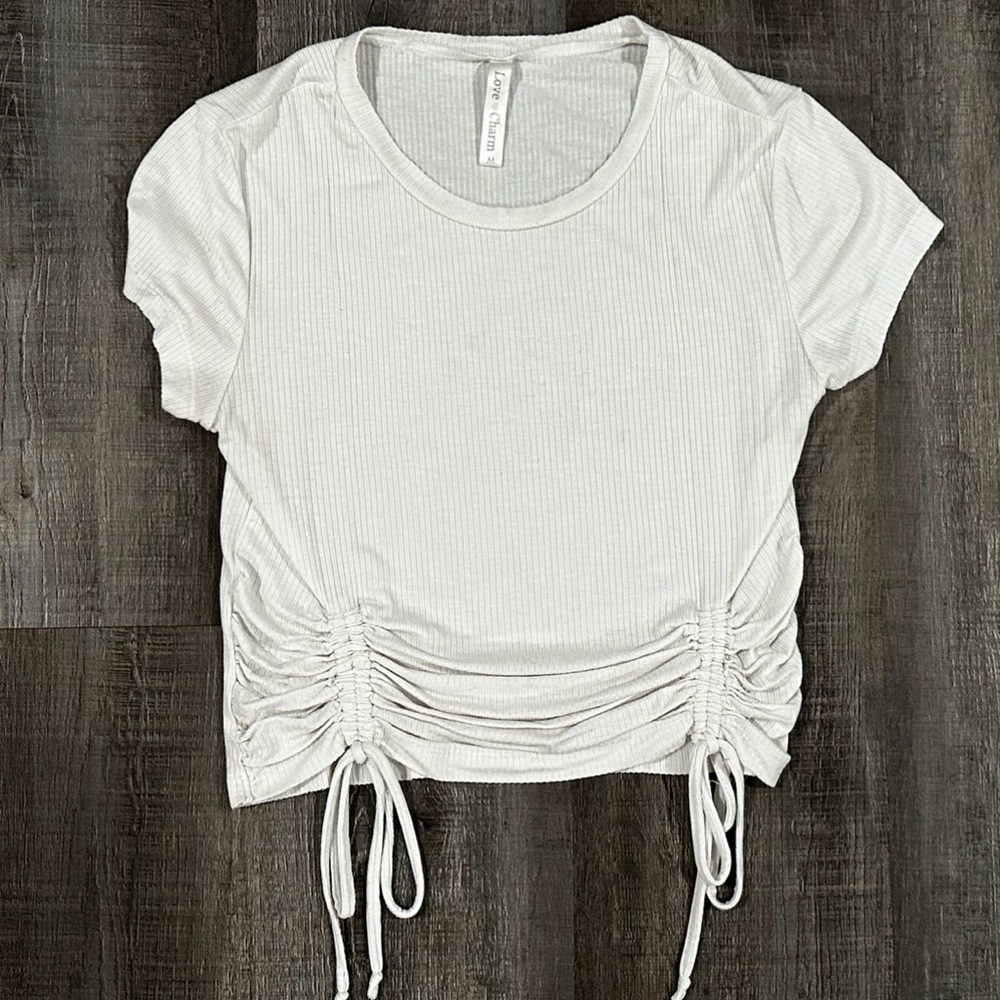 💞 Juniors Medium White Ribbed & Cropped Tee